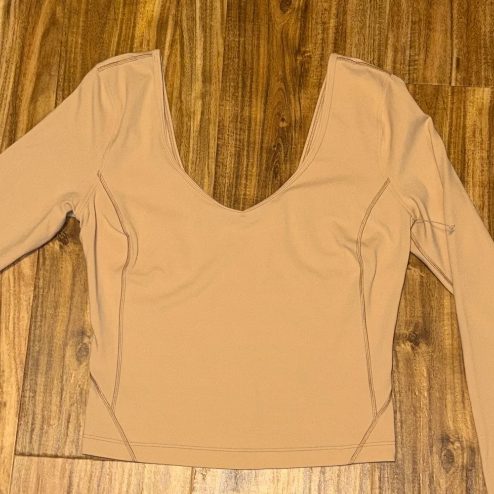 Lululemon women 0 xs top shirt align long sleeve seamless weightless tan workout